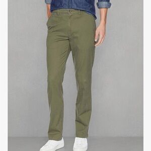Amazon essentials Men's Olive Green chino Pants 42W 29L NWT